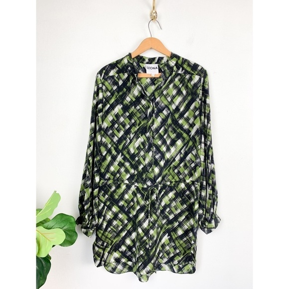 LEONA Tops - LEONA 100% Silk Green Long Sleeve Tie Waist Tunic Blouse Size M